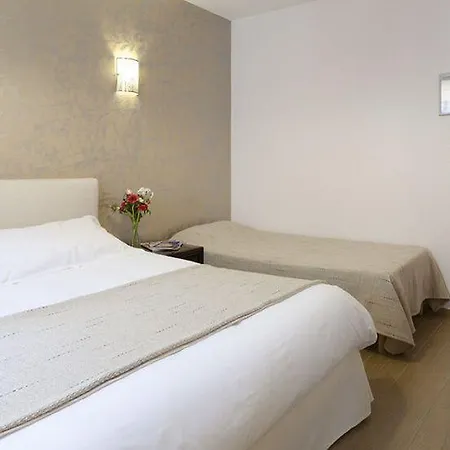 Sofia Hotel 2*